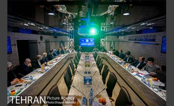 نشست شوراى ویژه معاونان شهردارى تهران با حضور شهردار تهران 13