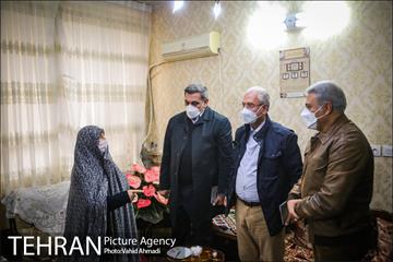دیدار شهردار تهران با مادر شهیدان خالقی پور 22