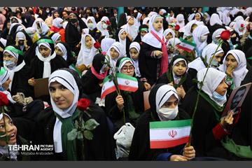 حضور شهردار تهران در حسینیه جماران تهران 17