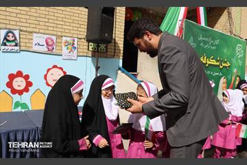 جشن شکوفه‌ها در منطقه ۱1 23