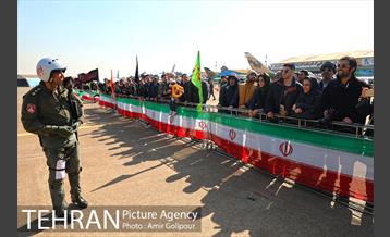 پرواز اسکادران ها بر آسمان پایتخت 33