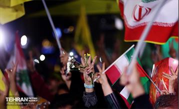 شادی مردم تهران پس از حمله موشکی ایران 1