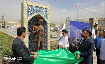 رونمایی از تندیس «خادم حرم» 13