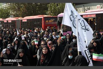 راهپیمایی نمازگزاران نماز جمعه تهران در اعتراض به حوادث اخیر