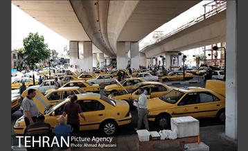 استراحت ظهرگاهی تاکسیرانان زیر پُل سیدخندان 13