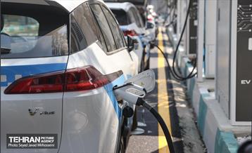 افتتاح ۳ ایستگاه شارژبرقی و رونمایی از تاکسی برخط 50