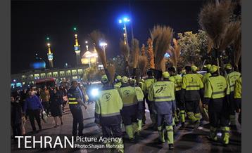 شروع بکار نیروهای خدمات شهری بعد از پایان مراسم ارتحال امام خمینی (ره) 15