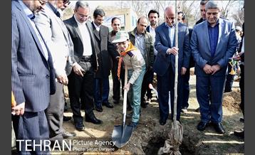 آیین درختکاری با حضور دکتر بطحایی وزیر محترم آموزش و پرورش 20