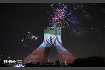 جشن نور پیروزی تیم ملی در میدان آزادی  12
