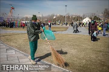 خدمات شهرداری تهران در پایان راهپیمایی ۲۲ بهمن-2 14