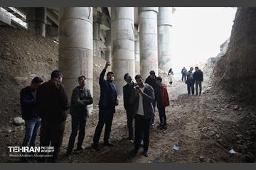 بازدید دانشجویان از پروژه مقاوم‌سازی پل تقاطع بزرگراه همت و رودخانه کن 16