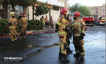 ورود تانکر حامل سوخت به فروشگاه 2