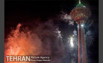 نور افشانی برج میلاد به مناسبت 22 بهمن 10