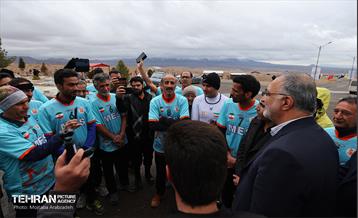 حضور شهردار تهران در گلزار شهدای کرمان 18