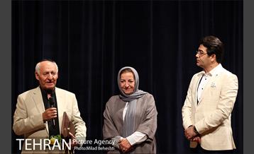 شانزدهمین جشن سالانه انجمن منتقدان و نویسندگان خانه تئاتر‎ 12