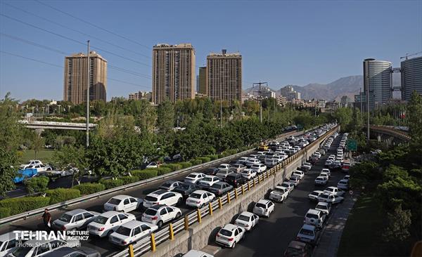 اقامه نماز بر پیکر آقای شهید ایران - 3 39