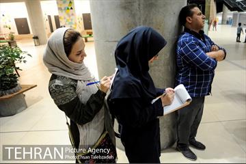 شبگردی اصحاب رسانه در باغ کتاب تهران 5