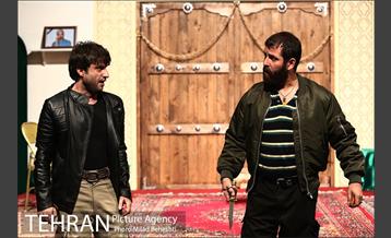 نمایش همسایه آقا‎ 18