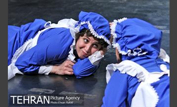 نمایش “کلفت ها” در خانه هنرمندان 12