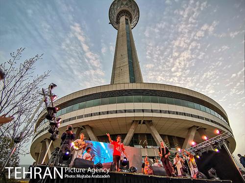 اجرای گروه موسیقی لیان در برج میلاد 28