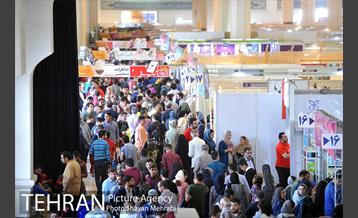 بازدید حسینی مکارم سرپرست شهرداری تهران ار نمایشگاه کتاب 10