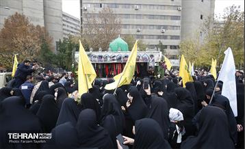 تشییع پیکر شهدای مدافع حرم در منطقه ۵ 16