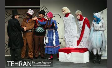 نمایش داستان یک عذرخواهی از آقای امانوئل‎ 3