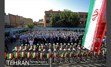 طرح اعطای دوچرخه شهری توسط شهردار تهران به دانش آموزان 14