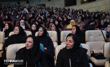 تجلیل از معلمان دانش‌آموزان با نیازهای ویژه شهر تهران 23