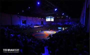 مراسم اهدای کاپ قهرمانی تیم‌های برتر کشتی آزاد توسط شهردار تهران و وزیر ورزش 10