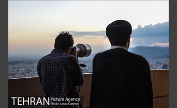 استهلال هلال ماه شوال از فراز برج میلاد تهران 23