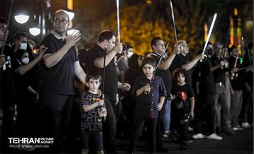 عزاداری شب عاشورا در میدان منیریه  29