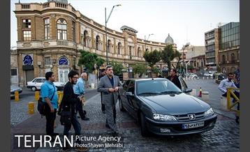 بازدید شهردار تهران از خسارت آتش سوزی اخیر میدان حسن آباد 14