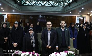 جلسه هم‌اندیشی رییس نهاد پایش طرح های توسعه شهری با جمعی از بانوان 40