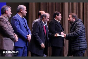 آیین تجلیل از برگزیدگان مناطق 22 گانه 31