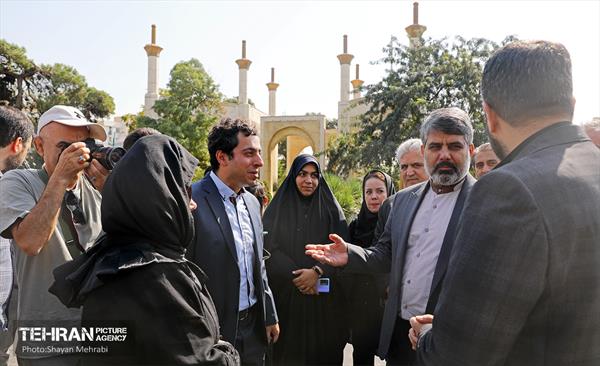 رونمایی از سردیس دکتر ضیاءالدین یزدیان 16