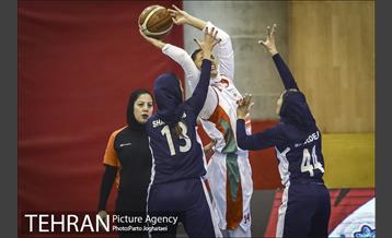 دیدار تیم های بسکتبال مهرام و گاز تهران 10