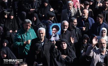 اجتماع مردم تهران در پی شهادت رهبر انقلاب - 1 11