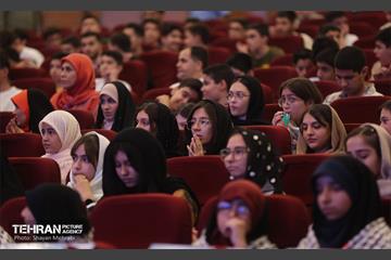 اختتامیه نخستین دوره فیلم‌سازی با موبایل 73
