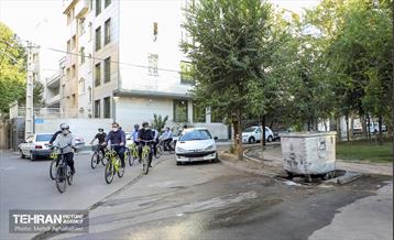 پویش سه شنبه های بدون خودرو در منطقه 8