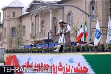 کنسرت گروه رستاک در میدان مشق 4