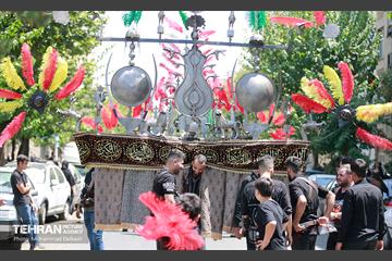 عزاداری ظهر عاشورا در تهران