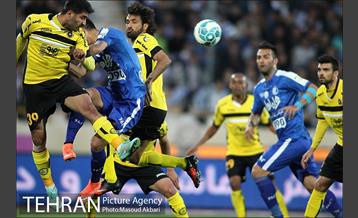 دیدار استقلال و سپاهان در لیگ برتر فوتبال 17