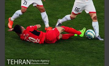 دیدار تیم های فوتبال پرسپولیس و پدیده