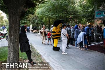 افتتاح گذر فرهنگی پنجشنبه های بلوار کشاورز 41