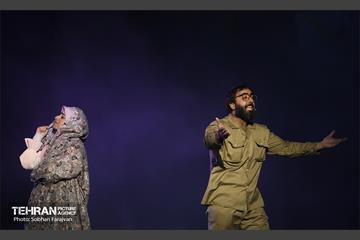 فیلم نمایش ۴۱۰ در برج میلاد 39