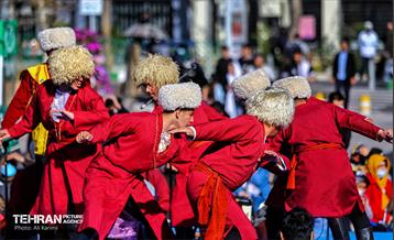 نوروزگاه فرهنگ و ملل در بوستان 16