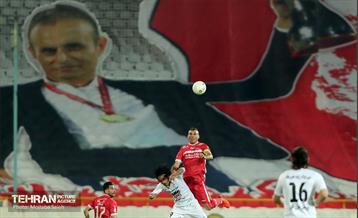 دیدار تیم های فوتبال پرسپولیس و ذوب آهن  4