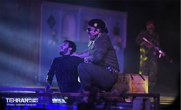 فیلم نمایش ۴۱۰ در برج میلاد 41