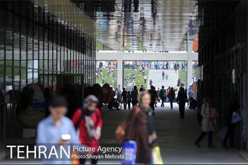 دومین روز از بیست و نهمین نمایشگاه بین المللی کتاب تهران 33